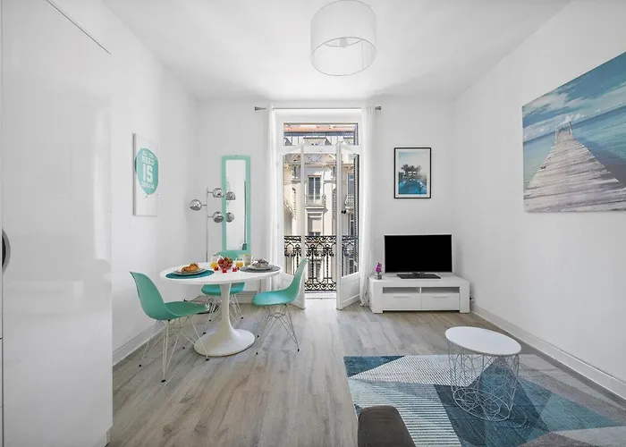 Lastoria- Au Coeur Du Centre - Bord De