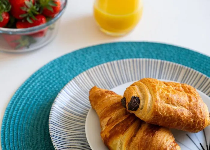 Lastoria- Au Coeur Du Centre - Bord De *